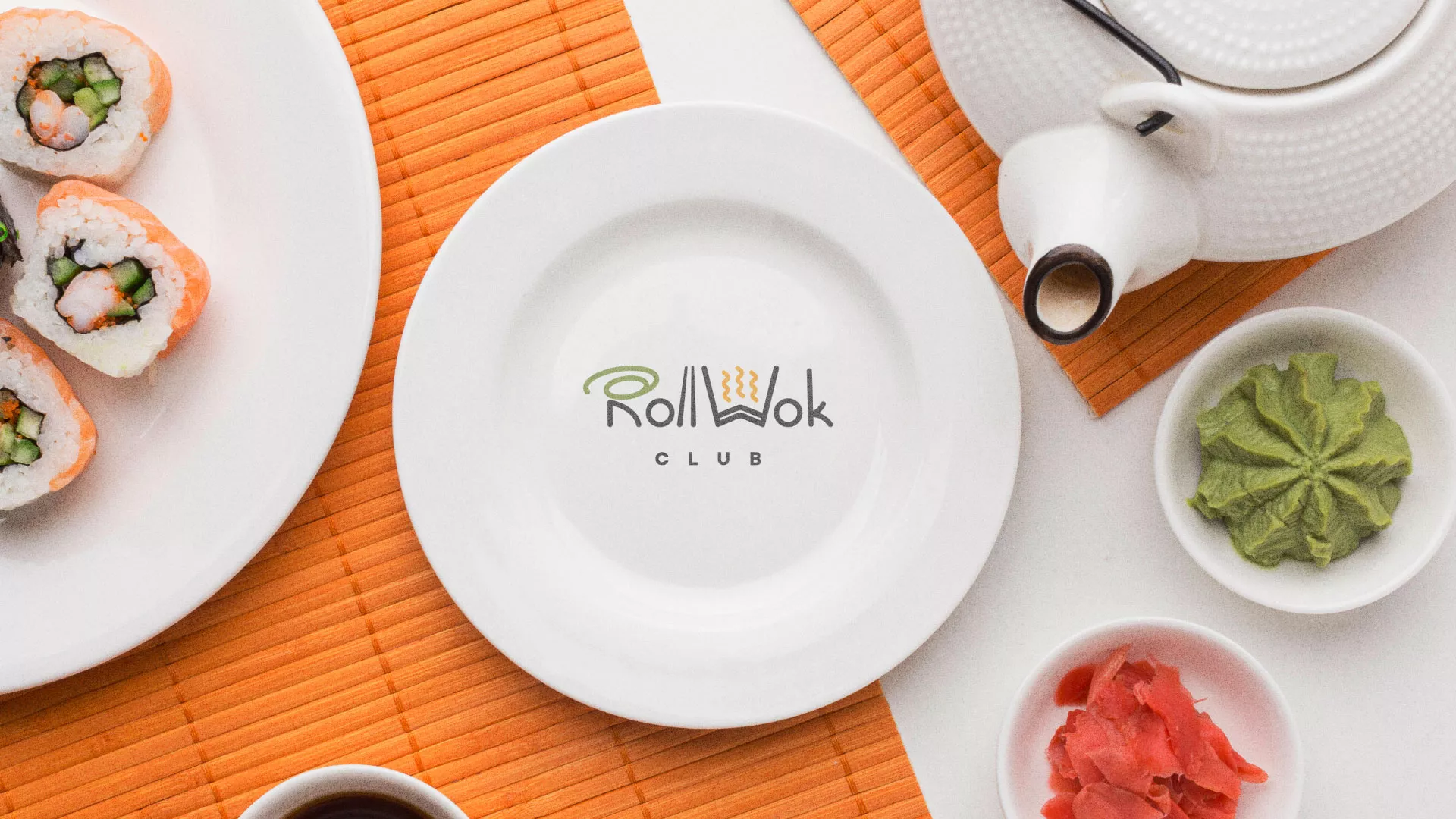 Разработка логотипа и фирменного стиля суши-бара «Roll Wok Club» в Кораблино